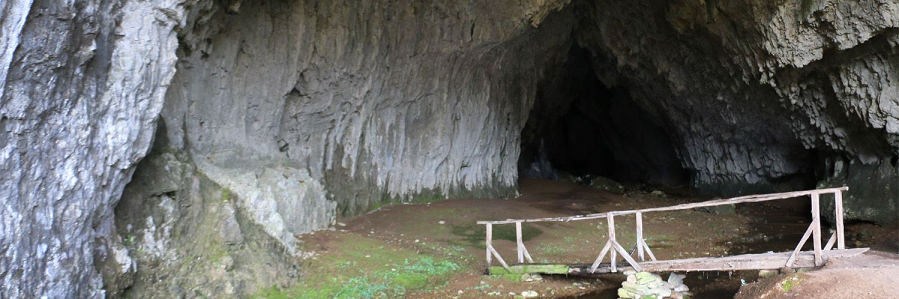 pecina gradisnica, pesacka staza, donji milanovac