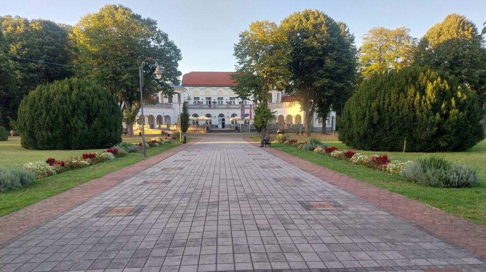 kur salon, banja koviljaca