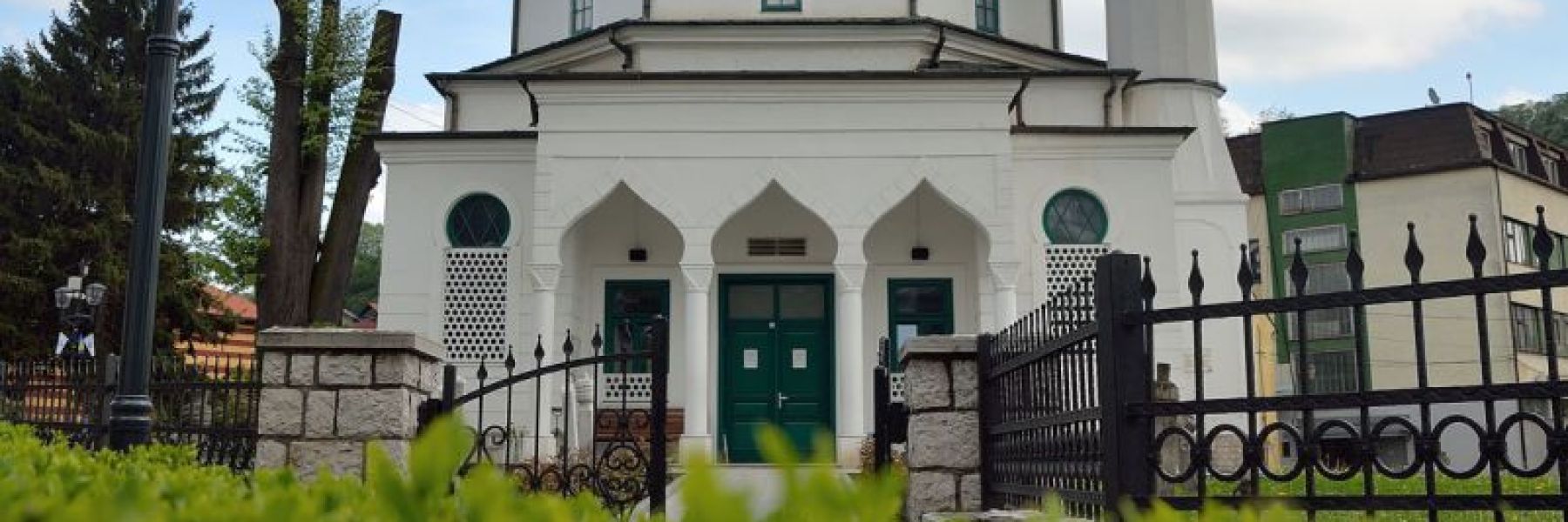 bijela dzamija, gracanica